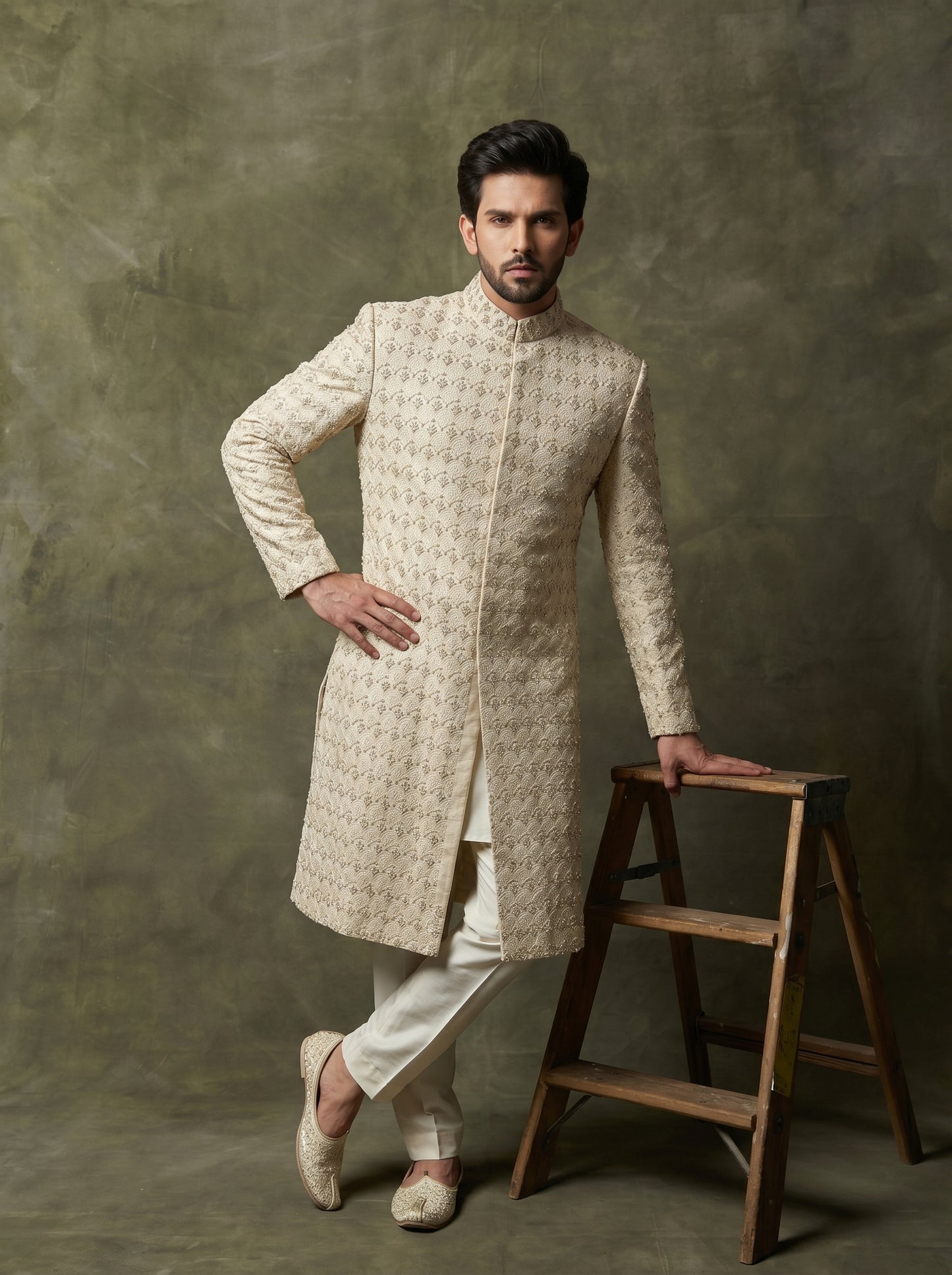 Men's Luxury Ivory Embroidered Sherwani
