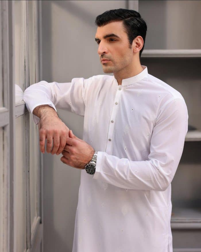 Premium white kurta for men in breathable fabric